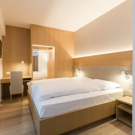 Post Gries Отель Больцано